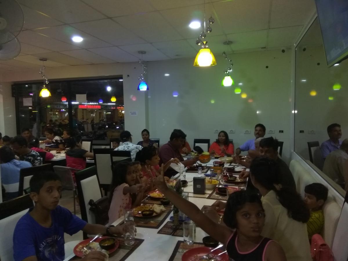 Hari Om Delhi Darbar Hotel Pattaya Ngoại thất bức ảnh